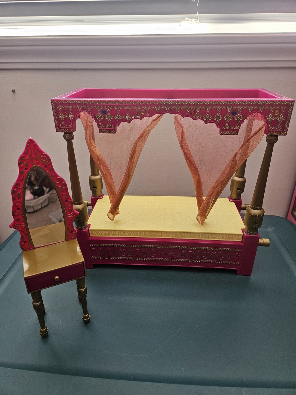 Bratz Genie Magic Bedroom Doll Furniture
